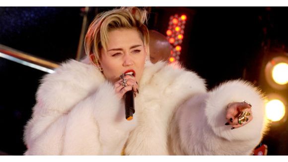 Miley Cyrus veut couvrir ses fans de cadeaux 