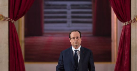 François Hollande a rendu visite à Valérie Trierweiler à l'hôpital jeudi soir 