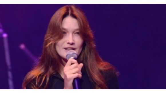 Gayet-Hollande : Carla Bruni regrette l’acharnement médiatique