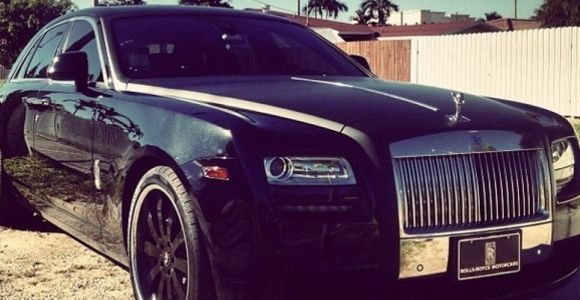 Booba dévoile sa nouvelle voiture de luxe sur Instagram