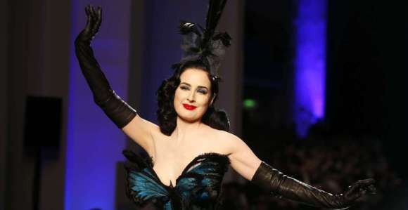 Fashion Week 2014 : Dita Von Teese a défilé pour le couturier Jean-Paul Gautier