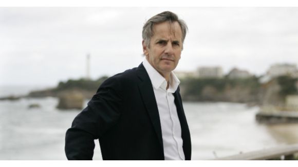 Bernard de la Villardière : "Ce qu'on fait subir à Valérie Trierweiler est insupportable"