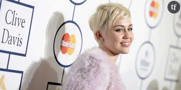 Miley Cyrus a (encore) une nouvelle coupe de cheveux