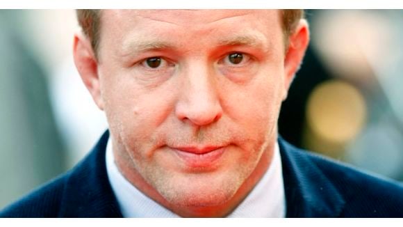 Guy Ritchie va adapter la légende du roi Arthur au cinéma