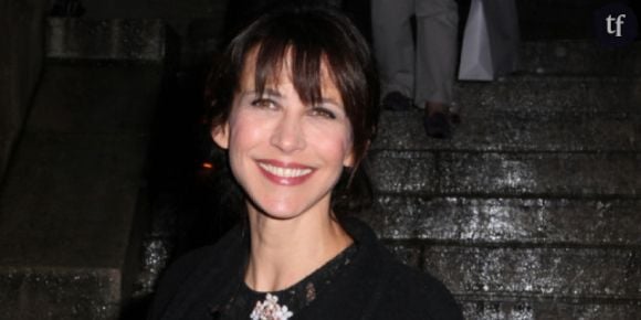 Nouvel an chinois 2014 : Sophie Marceau pousse la chansonnette