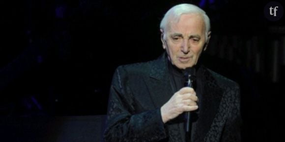 Charles Aznavour et Dany Boon dans Hier encore sur France 2