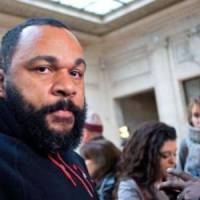 Dieudonné : sa quenelle à la reine d'Angleterre