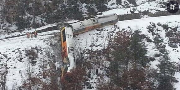 Alpes-de-Haute-Provence: le déraillement d’un train fait deux morts et neuf blessés - vidéo