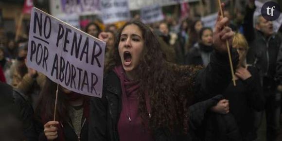 IVG en Espagne : des femmes enregistrent leur corps au registre de la propriété