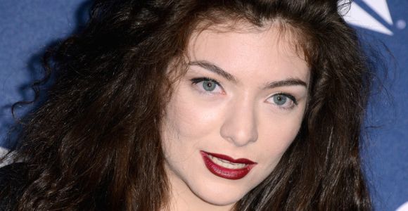 Lorde : la chanteuse est déjà fatiguée d'être célèbre