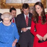 Kate Middleton et Elizabeth II reçoivent des stars de cinéma à Buckingham 