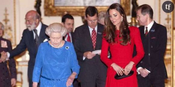 Kate Middleton et Elizabeth II reçoivent des stars de cinéma à Buckingham