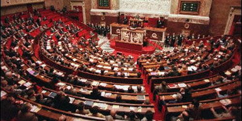 Sexisme à l'Assemblée : Bernard Accoyer dénonce des accusations infondées