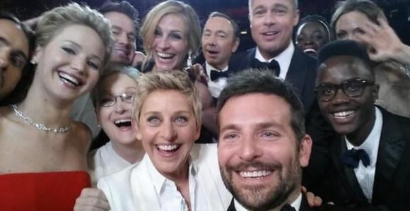 Oscars 2014 : le selfie d'Ellen DeGeneres plus fort que Barack Obama