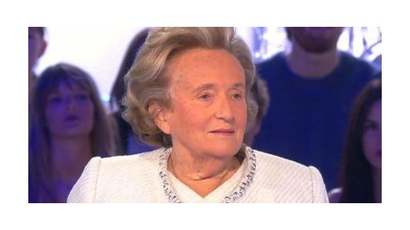Bernadette Chirac arrêtée à crontresens dans Paris