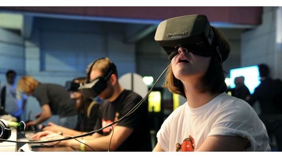 Steam : son casque VR serait à "des années lumière" de l'Oculus Rift 