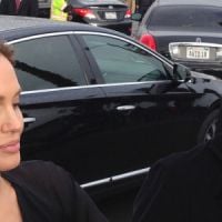 Angelina Jolie touche les fesses de Brad Pitt en public (vidéo)