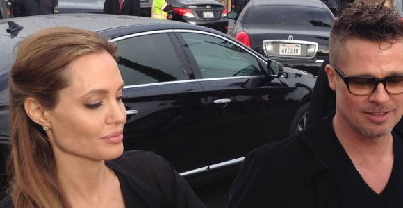 Angelina Jolie touche les fesses de Brad Pitt en public (vidéo)