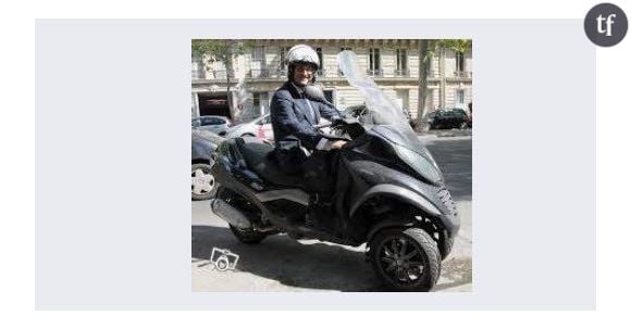 Le Bon Coin : François Hollande, buzz et scooter dans une annonce très drôle