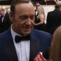 Kevin Spacey ("House of Cards") soumis à une interview girly pendant les Oscars