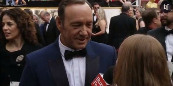 Kevin Spacey ("House of Cards") soumis à une interview girly pendant les Oscars