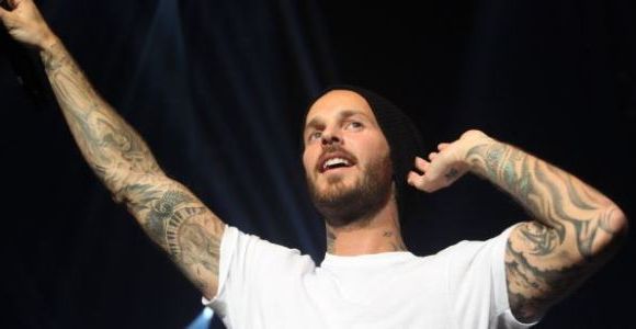 Enfoirés 2014 : Matt Pokora torse nu fait le buzz sur Twitter