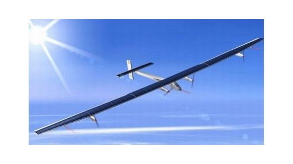 Solar Impulse : après un premier échec, l'avion solaire fait route vers le Bourget