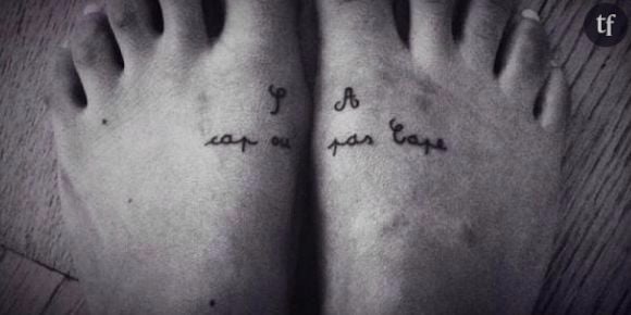 Shy'm : un tatouage sur les pieds pour la chanteuse