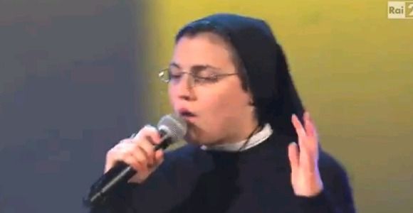 The Voice Italie: une bonne sœur détrône Psy - en vidéo