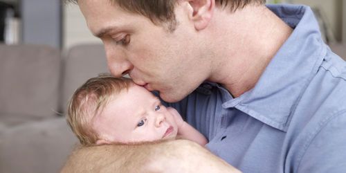 Fête des Pères : une journée pour l'égalité des tâches familiales ?