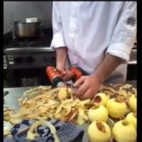 Comment éplucher une pomme de terre en quelques secondes ? (Vidéo)