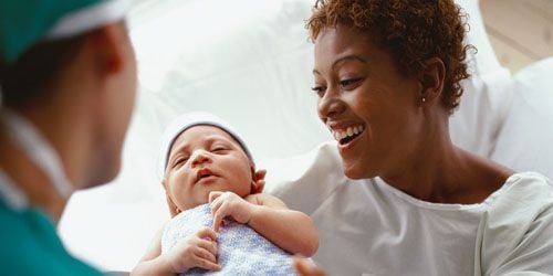 Le père doit-il assister à l'accouchement ?