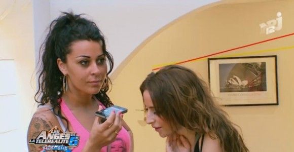 Anges 6 : Shanna ou Dania bientôt en couple avec Julien ?