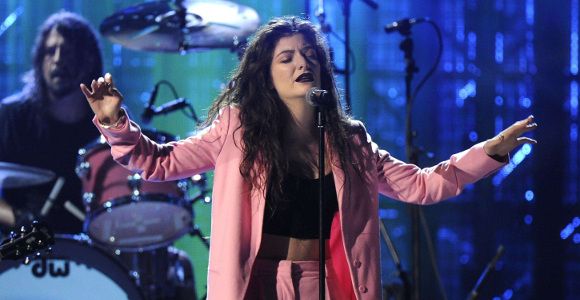 Lorde rend hommage à Kurt Cobain et Nirvana