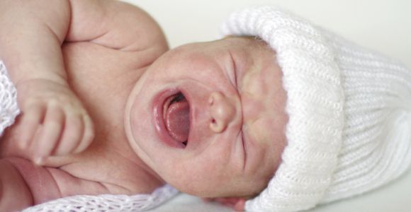 Nos bébés pleurent la nuit pour nous éviter un retour de couches