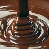 Recette de Pâques : des œufs en chocolat légers à faire sans moule et en 30 minutes