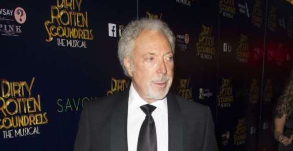 "Under Milk Wood" : Tom Jones au casting de la série de la BBC