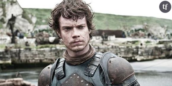 Game of Thrones : Theon Greyjoy est joué par Alfie Allen, le frère de Lily