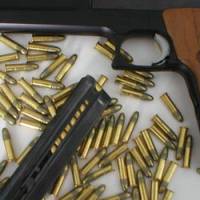 Une arme chargée retrouvée par des enfants dans un bac à sable à Paris