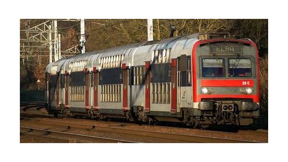 RER C : rupture de caténaire, malaises, chaleur, voyageurs sur les voies !