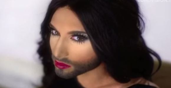 Gagnant Eurovision 2014 : Conchita Wurst chante « Rise Like A Phoenix » - Vidéo Replay 