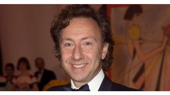 Stéphane Bern va être décoré par la reine d'Angleterre