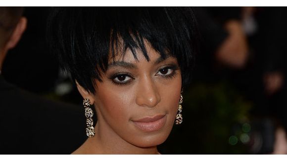 Solange Knowles présente ses excuses après l'agression de Jay-Z et Beyoncé