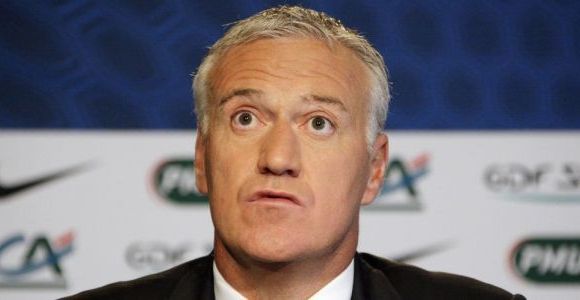 Mondial 2014 : Deschamps envisage d'interdire Twitter aux joueurs