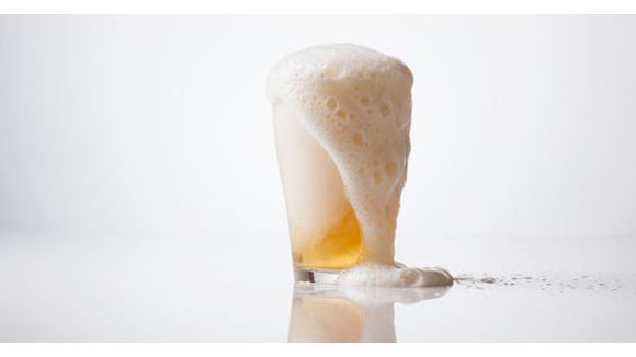 En Allemagne, des femmes aux enchères pour aller au bal