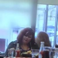 Insultée au restaurant car elle est ronde - Cam Clash replay