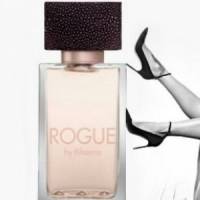 Rogue : la publicité qui fait scandale pour le parfum de Rihanna (photo)
