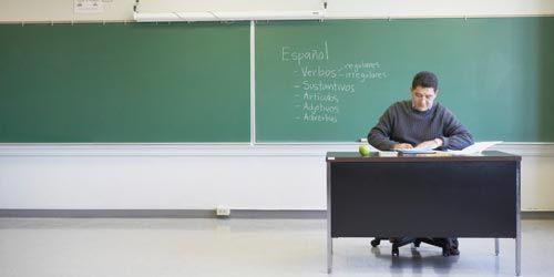 Homophobie : un prof gay écarté de son poste le temps de « guérir »