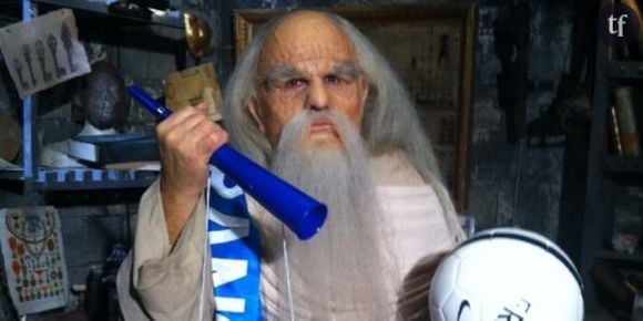 Fort Boyard 2014 : le Père Fouras supporter de l'équipe de France