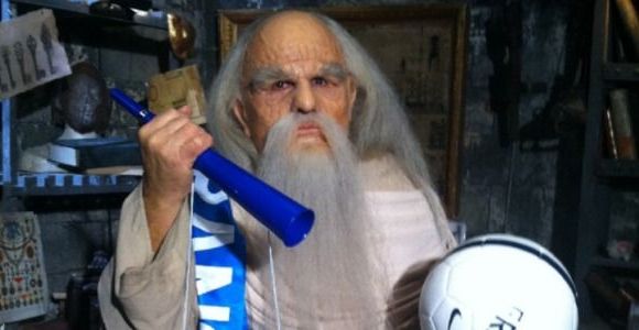 Fort Boyard 2014 : le Père Fouras supporter de l'équipe de France